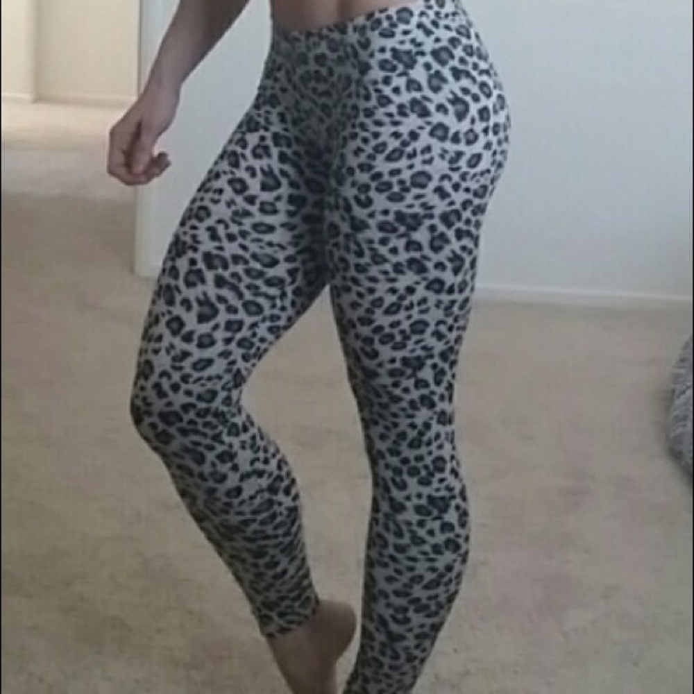 Bcbg maxaria leopard leggings